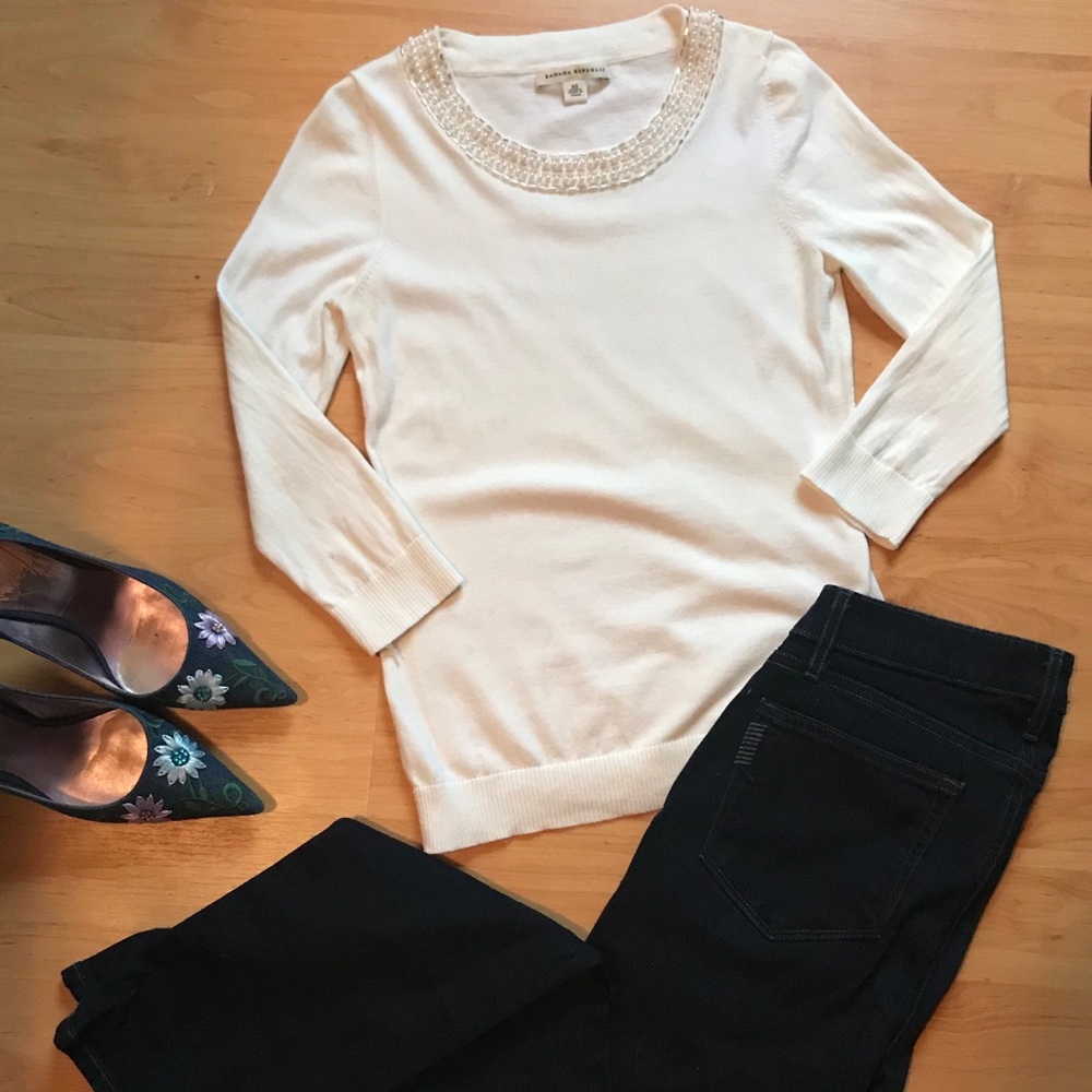 3/ $30 🔥 BR bead collar 3/4 sleeve sweater